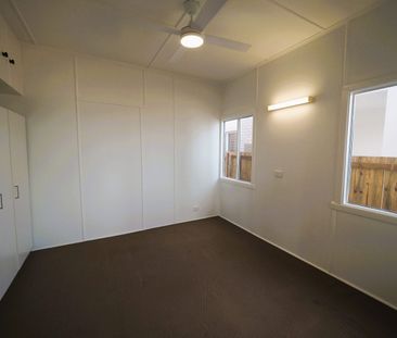 Perfect Waterfront Location! - Photo 4