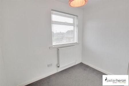 3 bedroom semi-detached house to rent - Photo 3