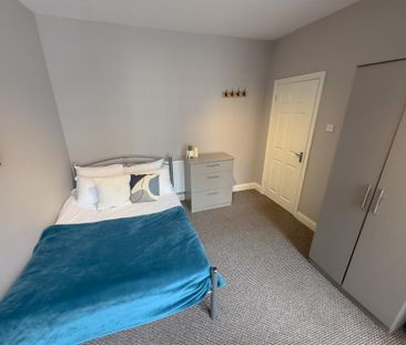 4 bedroom terraced house to rent - Photo 6