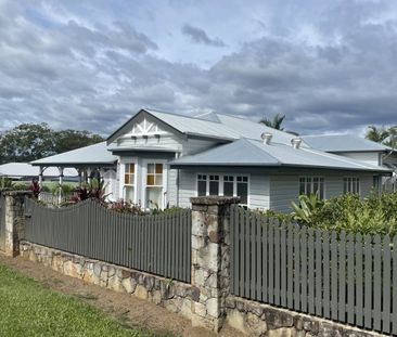 Grand Queenslander in the Heart of Cooroy - Photo 2