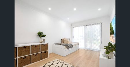 Renovated Family Home in a Peaceful Cul-de-sac with Sparkling Pool !! - Photo 2