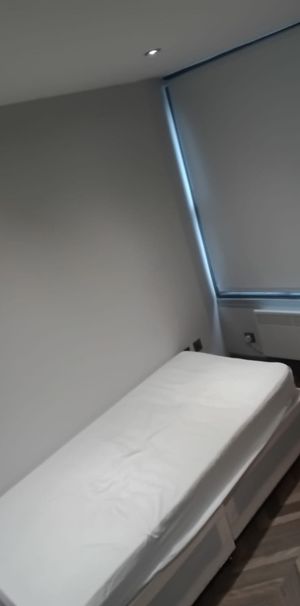 Studio Flat, Graham Road, E8 - Photo 1