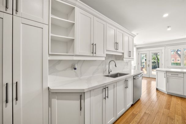 For Lease - 426 Armadale Avenue, Toronto, Ontario - Photo 1