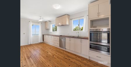 Charming Family Home Close to Toowoomba City Centre - Photo 4