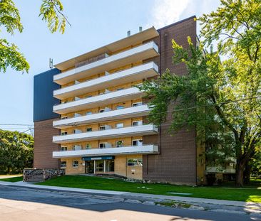 Lake Promenade Community - 21 Park | 21 Park Blvd., Toronto - Photo 1