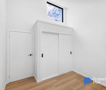 "Brand new treat!" - Photo 5