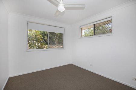 Spacious family home + separate studio, minutes to the beach! - Photo 3