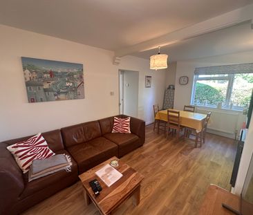 4 bedroom house - Photo 3