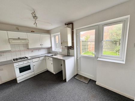 2 bedroom semi-detached house to rent - Photo 5