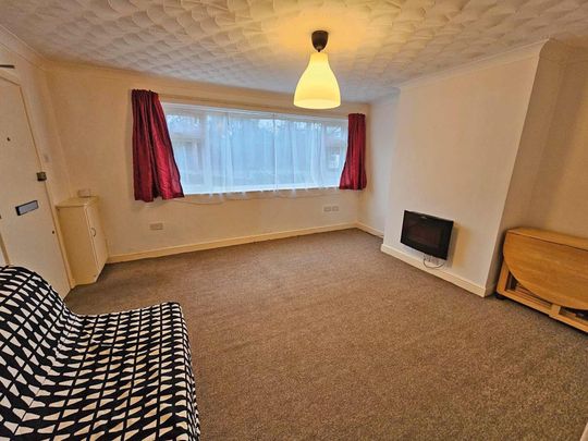 Thornhill Park Road, Southampton - Photo 1