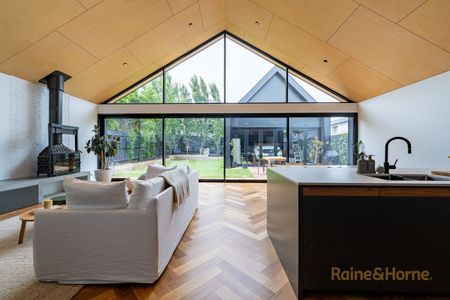 Stunning Architecturally Designed Family Home - Photo 3