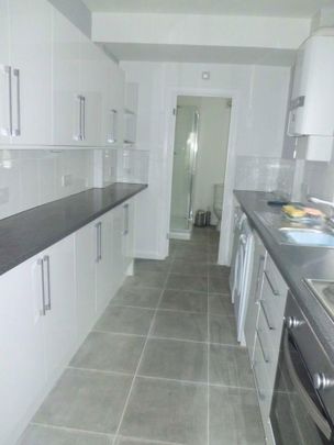 6 bedroom house to rent - Photo 1