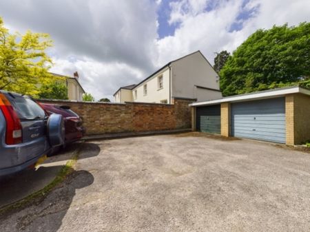 Tudor Lodge Road, Cheltenham, Gloucestershire, GL50 - Photo 4