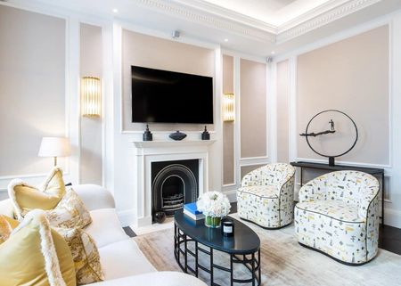 A newly refurbished two-bedroom apartment in this beautiful Stucco-fronted building close to Kensington High Street. - Photo 5