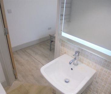 6 EN SUITE DOUBLE BEDROOM, CITY CENTRE - Photo 4