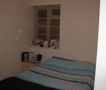 2 Bed Flat, Warwick Lodge, NW2 - Photo 3