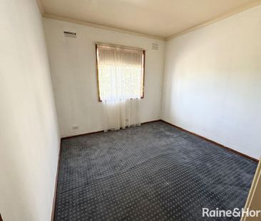 Ideal Family Home - Photo 5