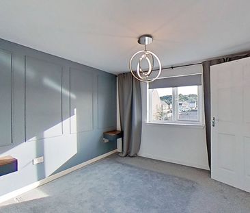 4 bedroom semi-detached house to rent - Photo 4