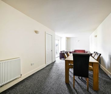 Room in a Shared Flat, Robinson Road, SW17 - Photo 2