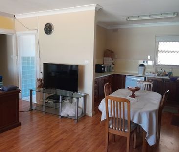 3-bedroom shared house / townhouse, Coventry Rd - Photo 2