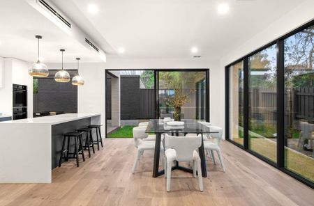 6 Ryburne Avenue, Ashburton VIC 3147 - House For Rent | Domain - Photo 2