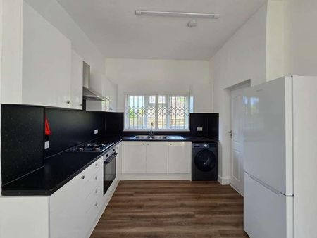 St. Johns Road, NW11 - Photo 3