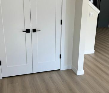 *BRANDE NEW* 3 Bedroom Upper Unit in Brighton - Photo 5