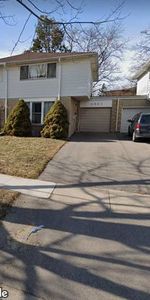 3 Bedrooms Semi-Detached House in South Burlington - Photo 3