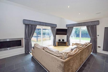 6 bedroom detached house to rent - Photo 5