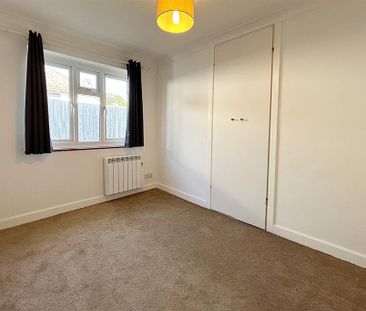 3 bedroom detached bungalow to rent - Photo 2