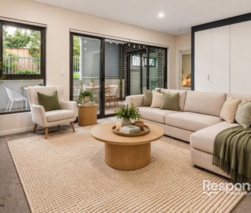 Spacious Apartment with Study & Large Courtyard - Photo 2