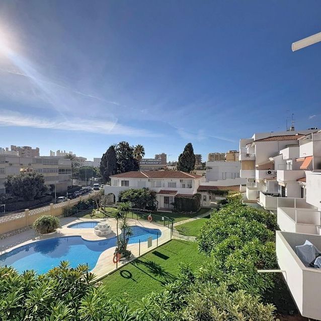 Alquiler de piso en Calle Eurosol - Photo 1