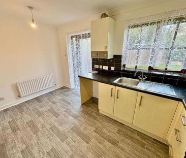 2 bedroom semi-detached house to rent - Photo 4