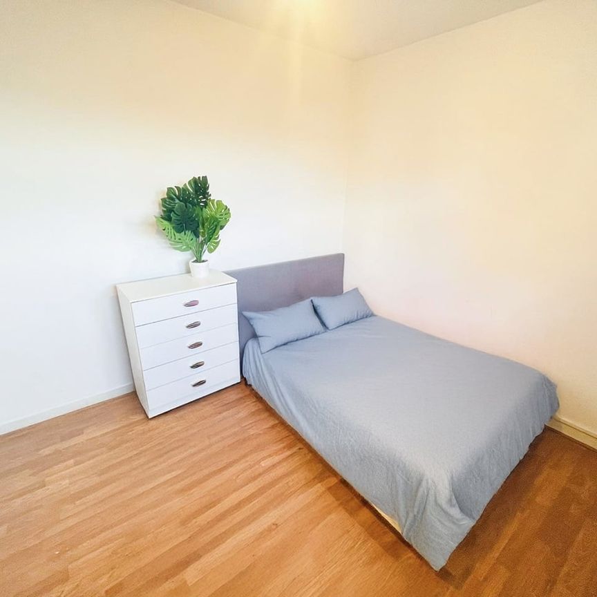 Room in a Shared Flat, Amazing Double Room In Nine Elms/Sto, SW8 - Photo 1