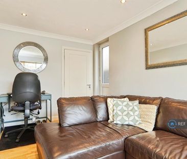 4 bedroom detached house to rent - Photo 1