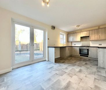 3 bedroom terraced house to rent - Photo 4