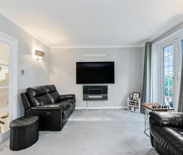 4 bedroom semi-detached house to rent - Photo 3