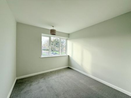 3 bedroom apartment to rent - Photo 4