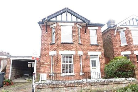 Bedroom Detached House In Winton, BH9 - Photo 4