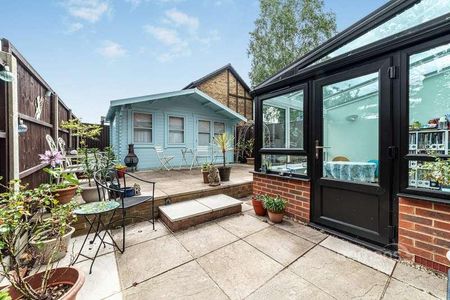 Morley Close, Yateley, Hampshire, GU46 - Photo 4