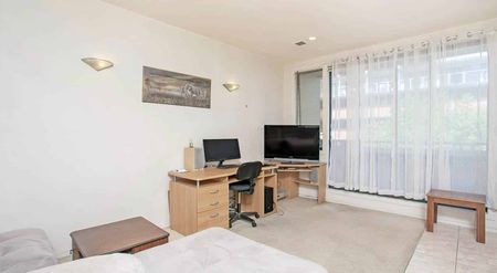 Spacious UNFURNISHED Apartment on Wakefield - Photo 5