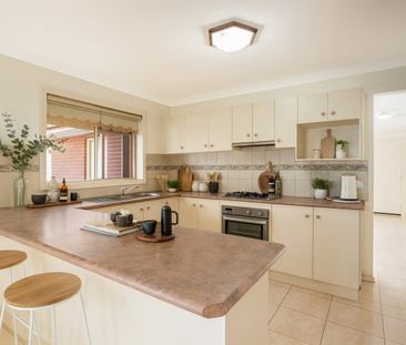 15 Edgewood Road, Roxburgh Park, Vic 3064 - Photo 4