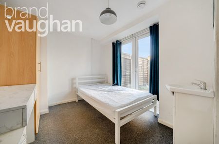 6 bedroom semi-detached house to rent - Photo 5