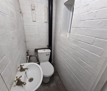 3 bedroom semi-detached house to rent - Photo 6