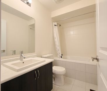 For Lease - 8 Anchusa Drive, Richmond Hill, Ontario - Photo 3