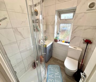 3 bedroom terraced house to rent - Photo 2