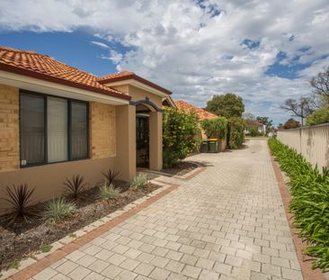 Spacious Villa in Quiet Cul-de-Sac - Photo 6