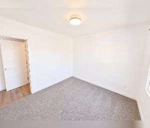 3 Bed 1.5 Bath Garage Yard 111 Ave Edmonton - Photo 5