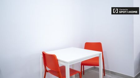 valencia, Valencian Community 46021 - Photo 5