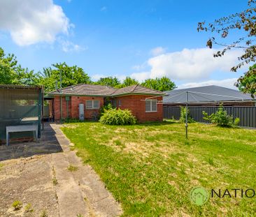15 Hacking Crescent, Narrabundah ACT 2604 - House For Rent | Domain - Photo 2